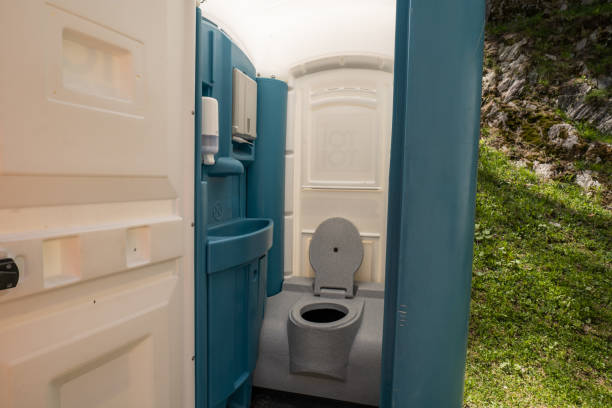 Porta potty delivery and setup in Vero Beach, FL